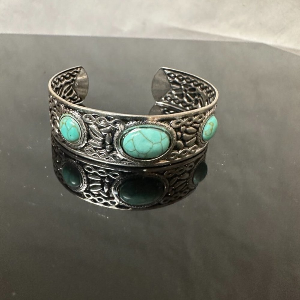 Western Turquoise Cuff Bracelet average .6.5 wrist Boho Gift NWT Southwestern - Picture 3 of 9